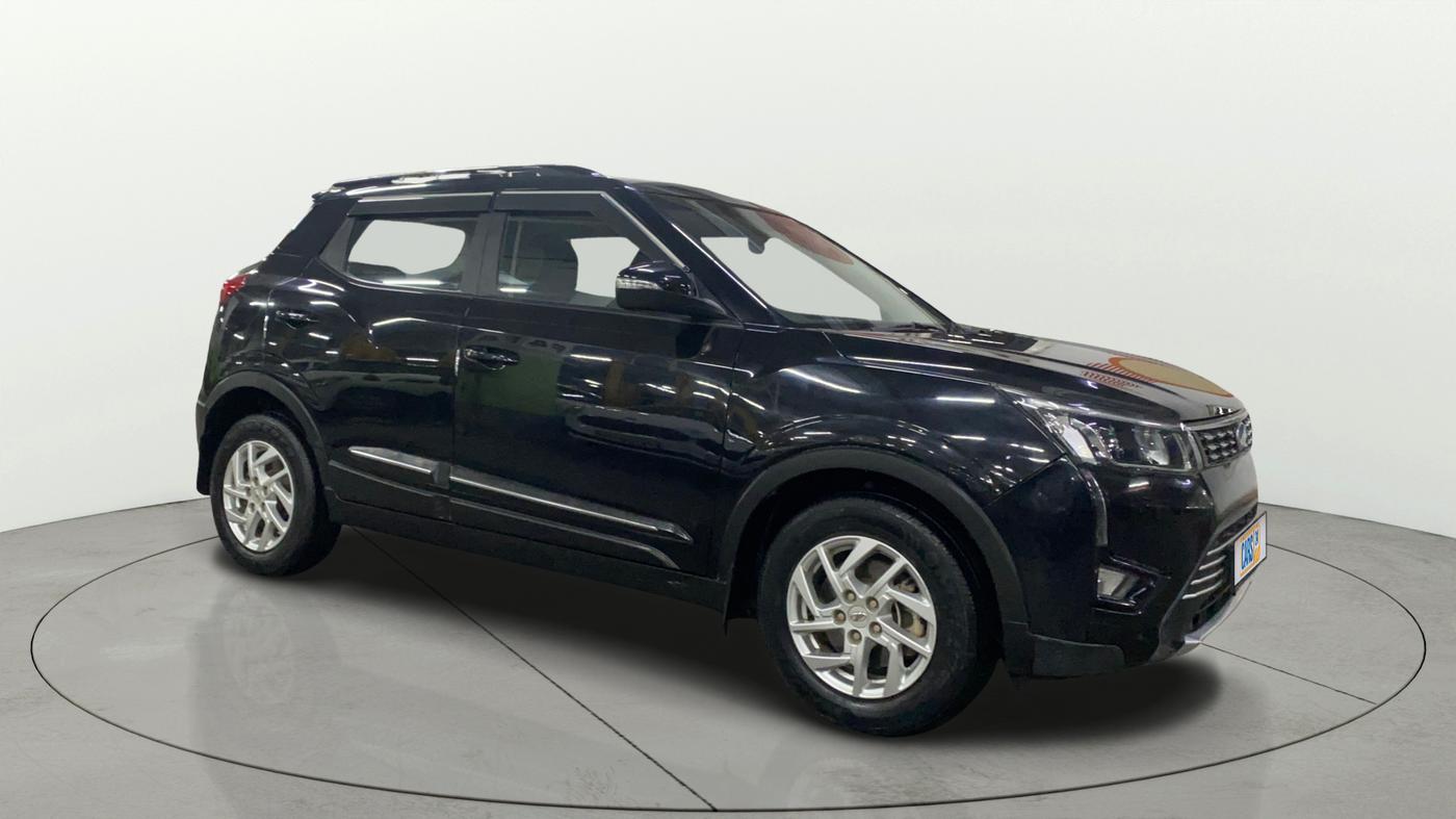 2022 Mahindra XUV300 W8 1.2 PETROL, Petrol, Manual, 41,305 km, Right Front Diagonal