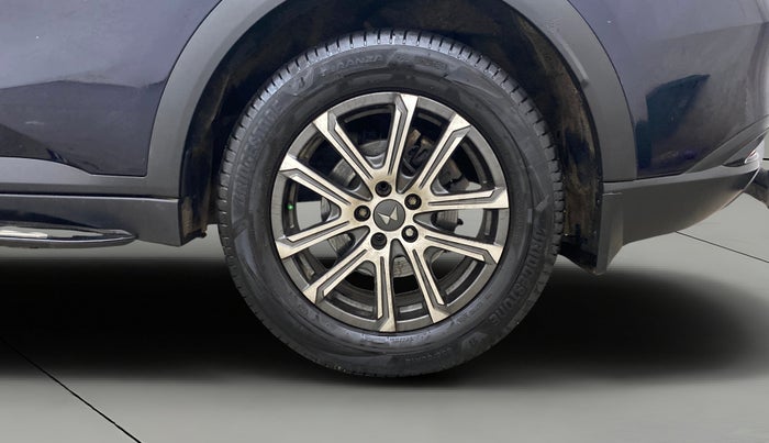2023 Mahindra XUV700 AX 7 LUXURY D MT 7 STR, Diesel, Manual, 1,09,565 km, Left Rear Wheel