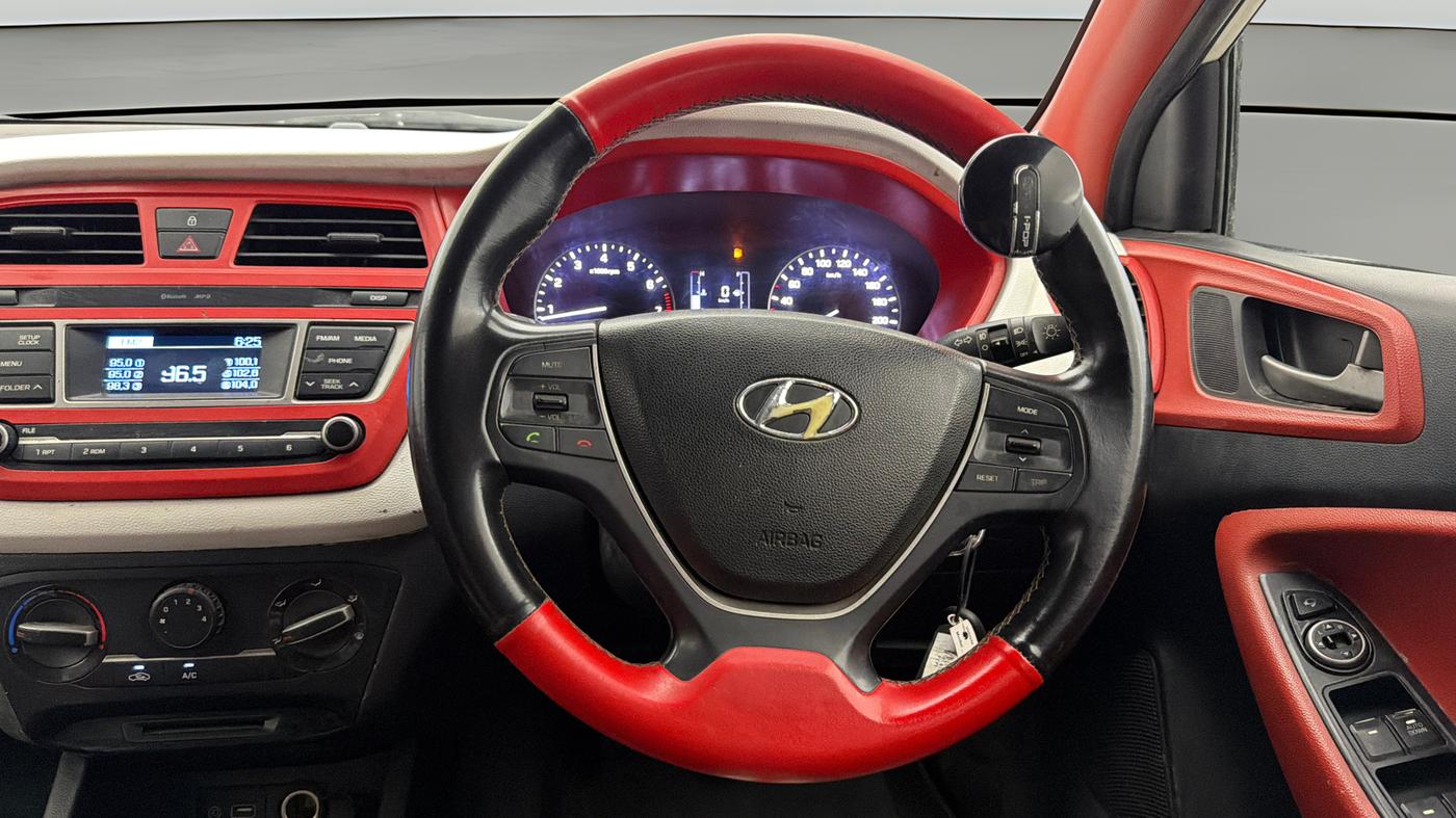 2017 Hyundai Elite i20 SPORTZ 1.2, Petrol, Manual, 32,527 km, Steering Wheel Close Up