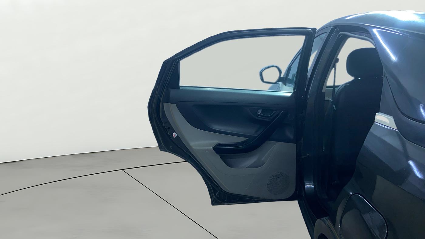 2018 Tata NEXON XM PETROL, CNG, Manual, 94,517 km, LHS Rear Door