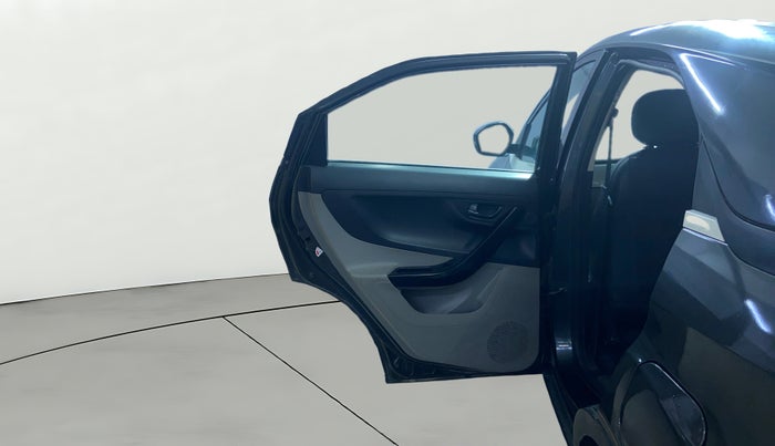 2018 Tata NEXON XM PETROL, CNG, Manual, 94,517 km, LHS Rear Door