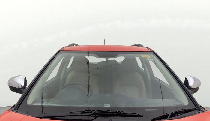 2019 Mahindra XUV300 W6 1.5 DIESEL, Diesel, Manual, 42,697 km, Front Windshield