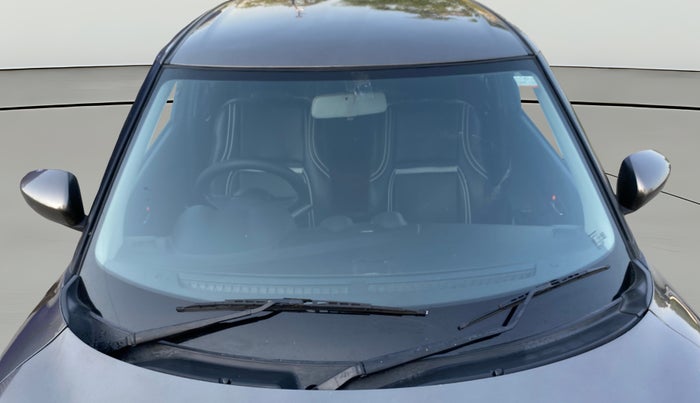 2020 Maruti Swift VXI, Petrol, Manual, 67,473 km, Front Windshield