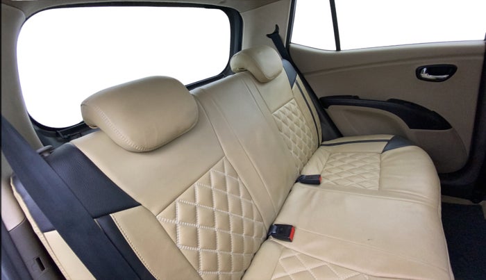 2013 Hyundai i10 SPORTZ 1.2, Petrol, Manual, 1,03,373 km, Right Side Rear Door Cabin