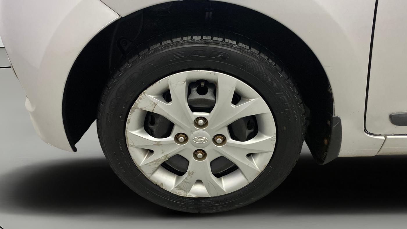 2014 Hyundai Grand i10 SPORTZ 1.2 KAPPA VTVT, Petrol, Manual, 84,021 km, Left Front Wheel