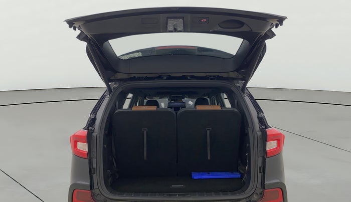 2022 Mahindra ALTURAS G4 4WD AT, Diesel, Automatic, 31,163 km, Boot Door Open