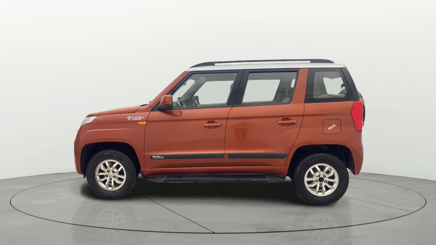 2017 Mahindra TUV300 T8 AMT, Diesel, Automatic, 1,02,809 km, Left Side