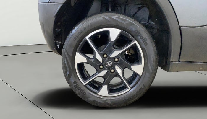 2021 Tata PUNCH CREATIVE AMT 1.2 RTN DUAL TONE, Petrol, Automatic, 20,179 km, Right Rear Wheel