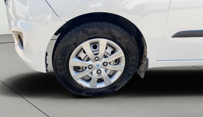2013 Hyundai i10 MAGNA 1.1, CNG, Manual, 74,640 km, Left Front Wheel