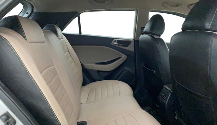 2017 Hyundai Elite i20 SPORTZ 1.2, Petrol, Manual, 42,150 km, Right Side Rear Door Cabin