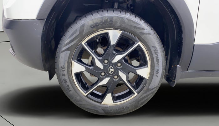 2022 Tata PUNCH CREATIVE AMT 1.2 RTN DUAL TONE, Petrol, Automatic, 10,270 km, Left Front Wheel