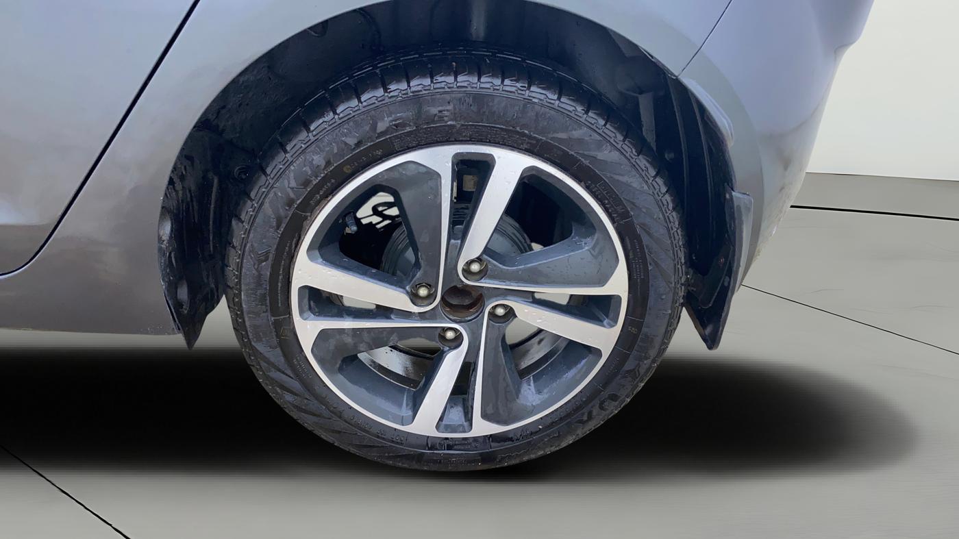 2020 Tata ALTROZ XZ PETROL, CNG, Manual, 80,571 km, Left Rear Wheel