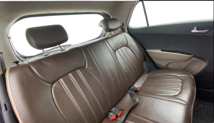 2015 Hyundai Grand i10 ASTA AT 1.2 KAPPA VTVT, Petrol, Automatic, 53,267 km, Right Side Rear Door Cabin