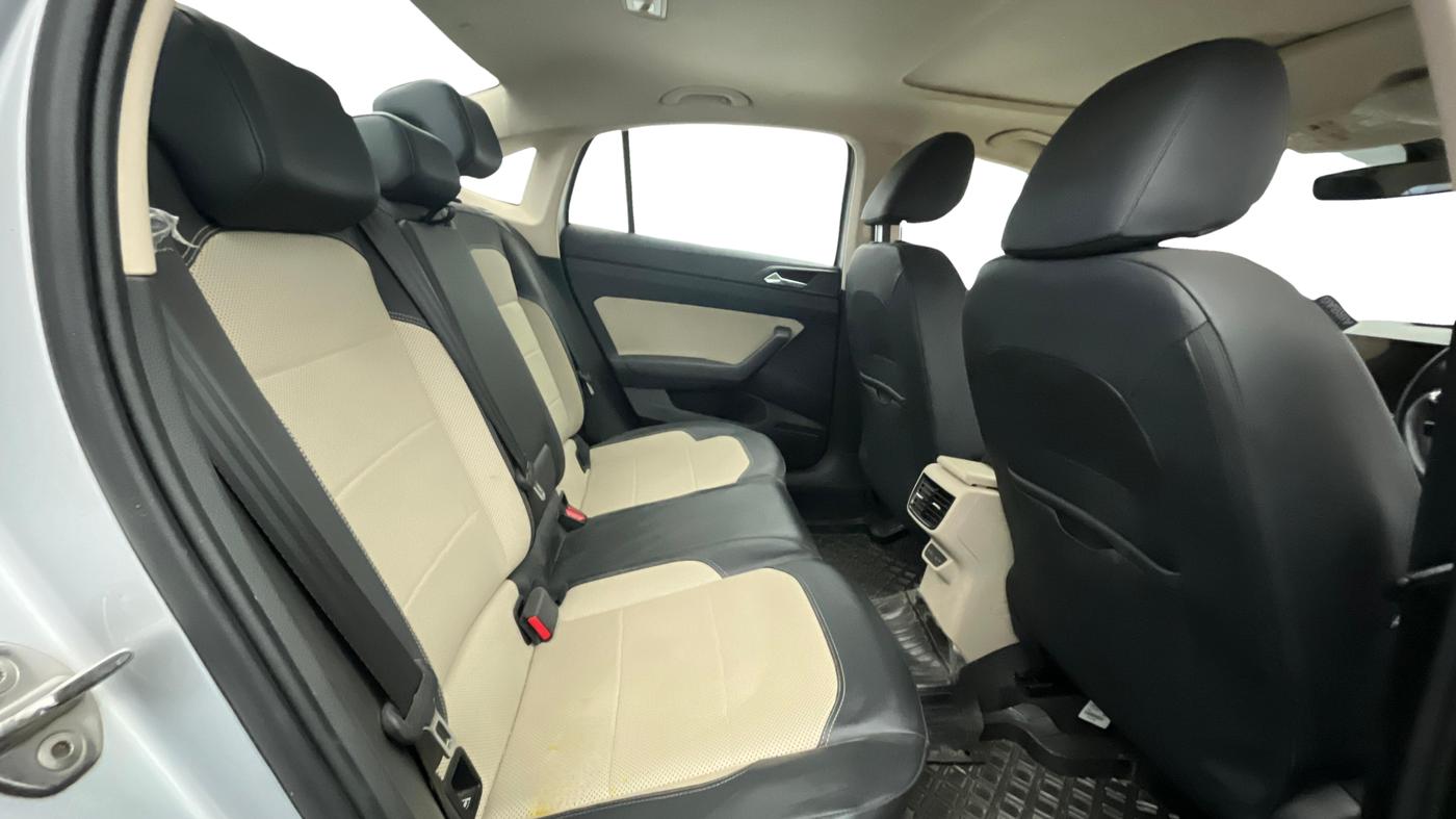 2022 Skoda SLAVIA STYLE 1.0L TSI MT, Petrol, Manual, 68,299 km, Right Side Rear Door Cabin
