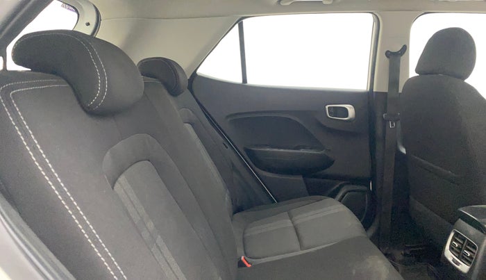 2019 Hyundai VENUE SX PLUS 1.0 TURBO DCT, Petrol, Automatic, 1,06,521 km, Right Side Rear Door Cabin