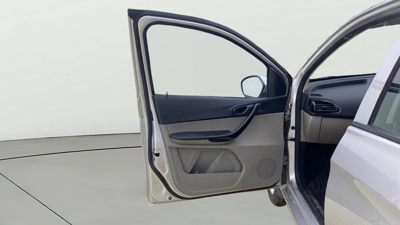 2018 Tata Tiago XT PETROL, Petrol, Manual, 1,01,092 km, LHS Front Door