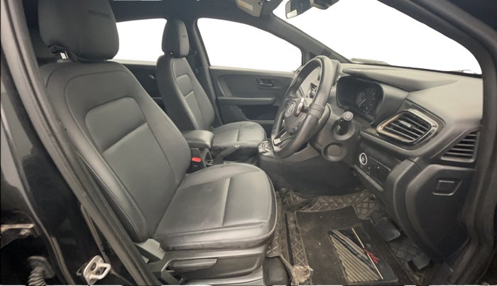 2022 Tata ALTROZ XTA DARK EDTION, Petrol, Automatic, 18,731 km, Right Side Front Door Cabin