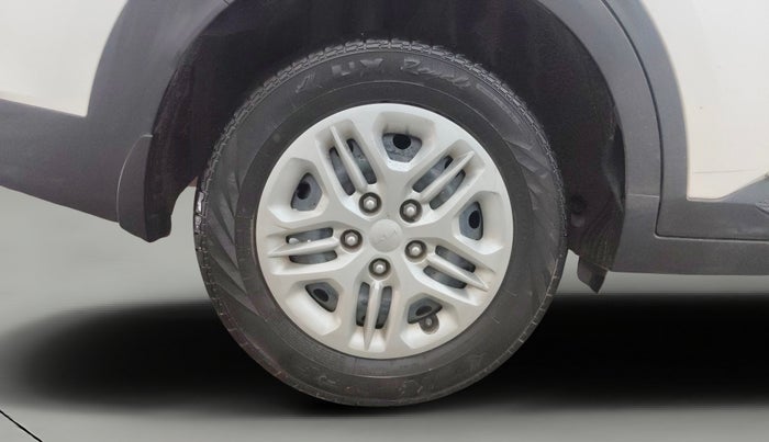 2023 KIA CARENS PRESTIGE 1.5 PETROL 7 STR, Petrol, Manual, 16,856 km, Right Rear Wheel