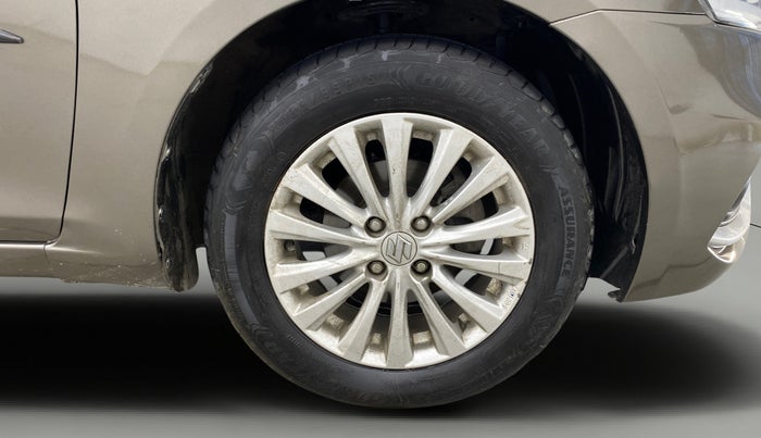 2018 Maruti Ciaz ZETA AT 1.5  SHVS PETROL, Petrol, Automatic, 71,295 km, Right Front Wheel