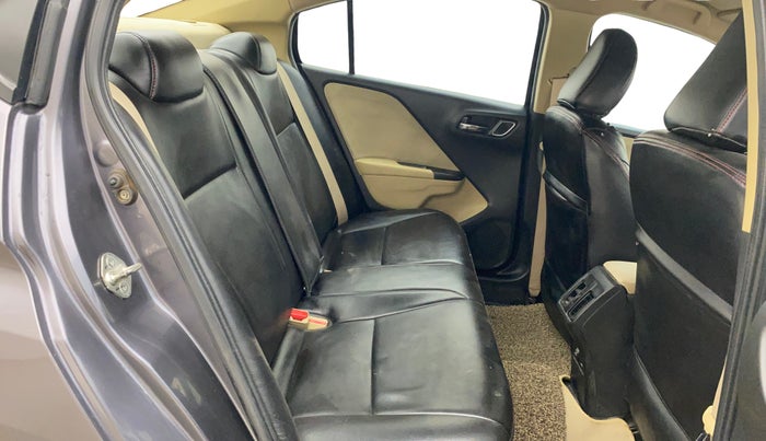 2017 Honda City 1.5L I-VTEC V MT, Petrol, Manual, 1,04,917 km, Right Side Rear Door Cabin