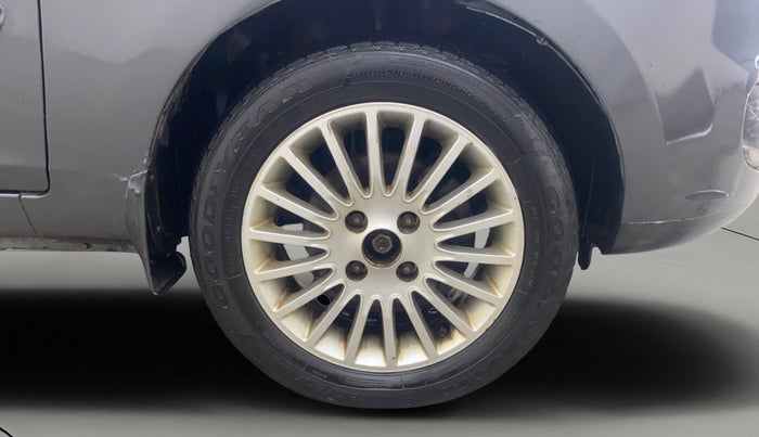 2015 Tata Zest XT PETROL, Petrol, Manual, 89,020 km, Right Front Wheel