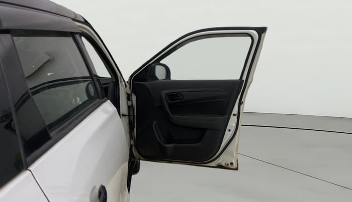 2016 Maruti Vitara Brezza LDI (O), Diesel, Manual, 1,20,785 km, RHS Front Door