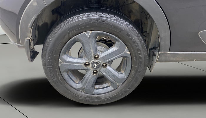 2022 Tata NEXON XZA PLUS (PREMIUM) PETROL DARK EDITION, Petrol, Automatic, 67,427 km, Right Rear Wheel