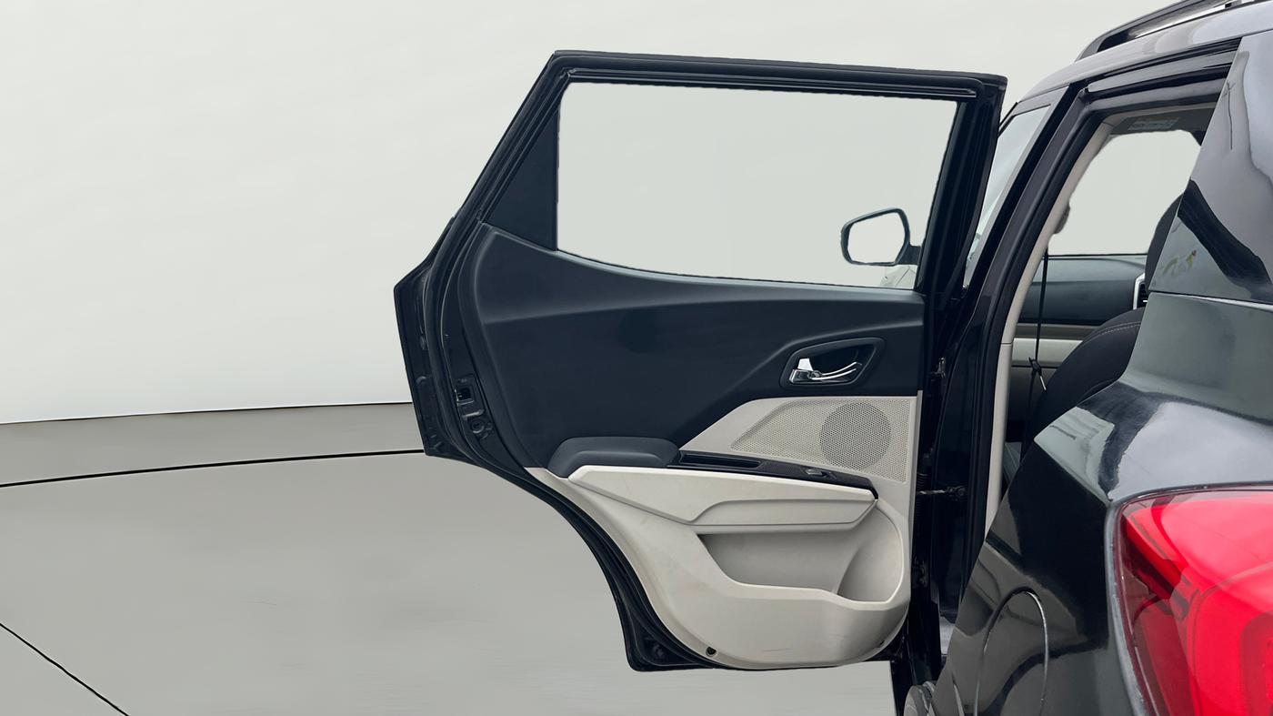 2019 Mahindra XUV300 W8 1.2 PETROL, Petrol, Manual, 55,445 km, LHS Rear Door