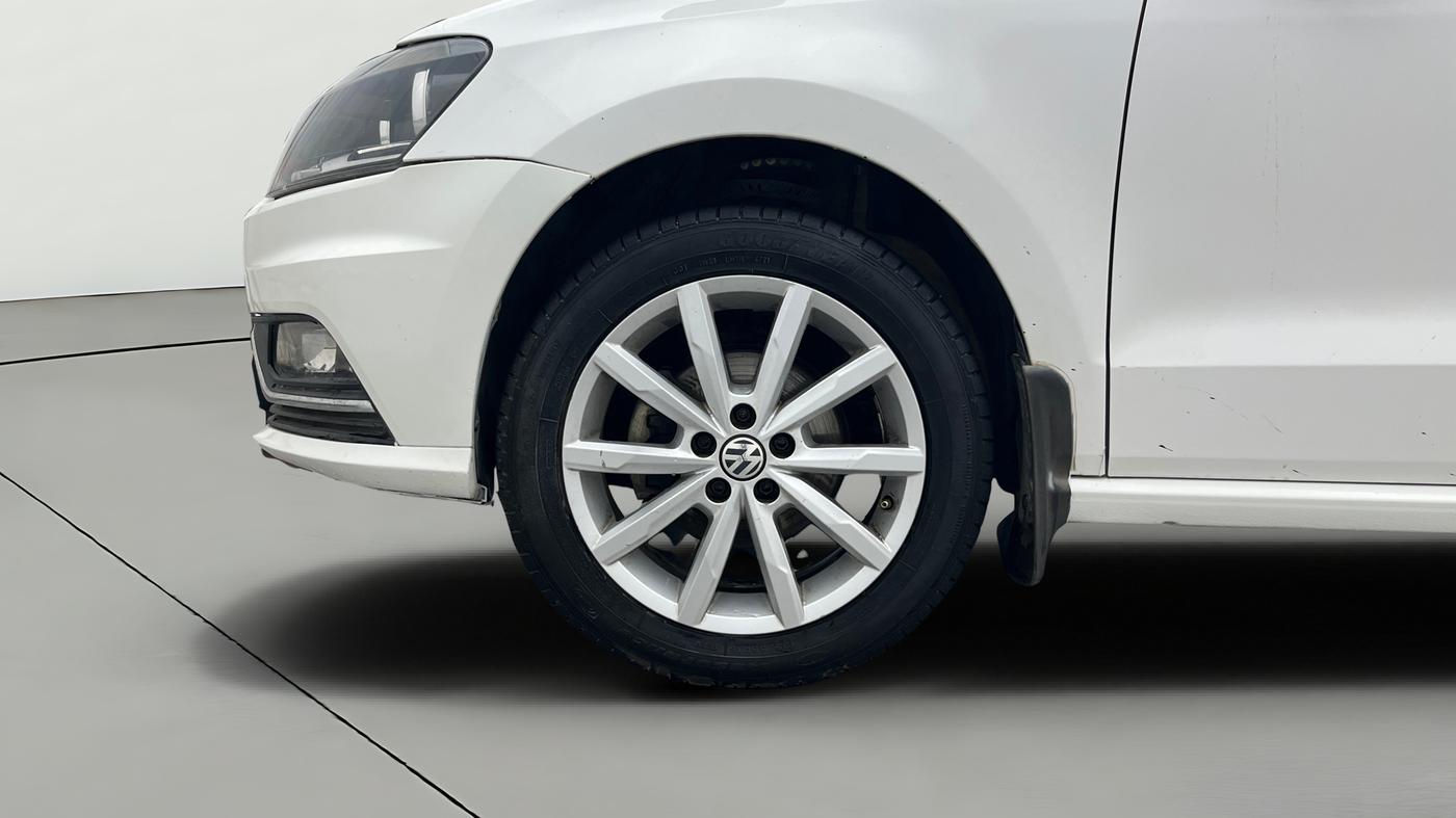 2017 Volkswagen Ameo HIGHLINE1.2L PLUS 16 ALLOY, Petrol, Manual, 71,867 km, Left Front Wheel