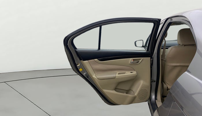 2016 Maruti Ciaz VDI+ SHVS, Diesel, Manual, 1,18,363 km, LHS Rear Door