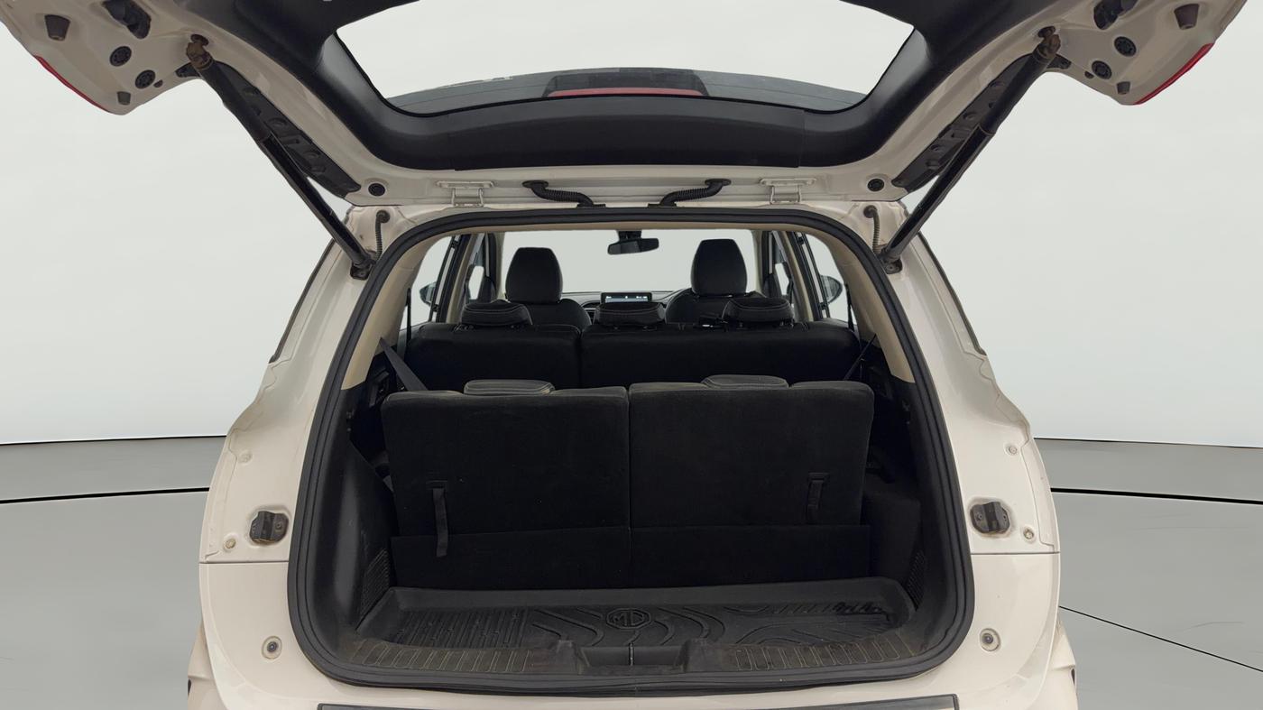 2024 MG HECTOR PLUS Sharp Pro Snowstorm 2.0 Turbo MT 7 STR, Diesel, Manual, 21,040 km, Boot Open Zoomed View
