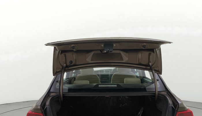 2016 Volkswagen Ameo HIGHLINE1.2L, Petrol, Manual, 27,425 km, Boot Door Open