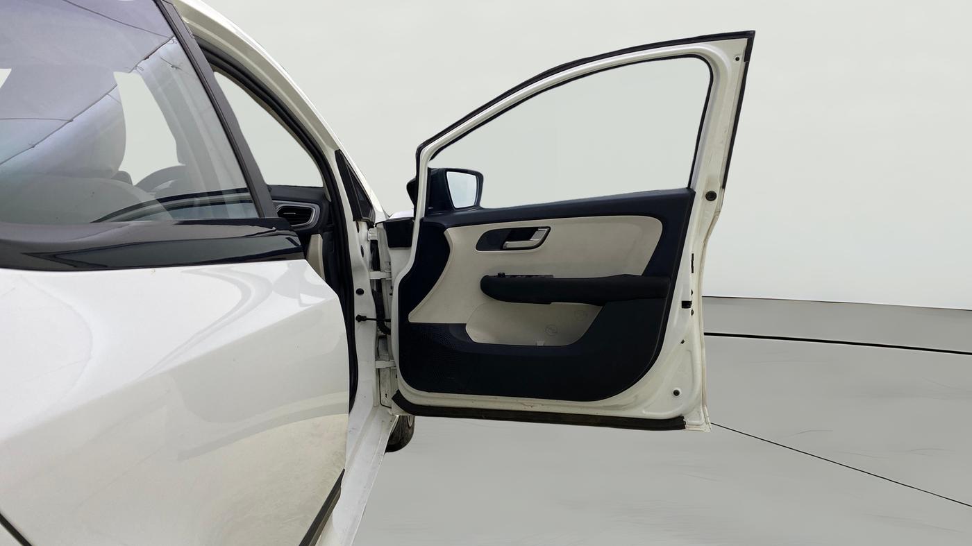 2024 Tata ALTROZ XZ CNG, CNG, Manual, 54,270 km, RHS Front Door