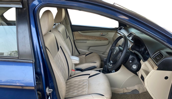 2019 Maruti Ciaz DELTA 1.5 SHVS MT PETROL, Petrol, Manual, 47,407 km, Right Side Front Door Cabin