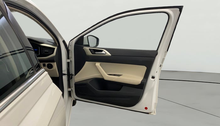 2024 Volkswagen VIRTUS TOPLINE TSI 1.0 AT, Petrol, Automatic, 6,586 km, RHS Front Door