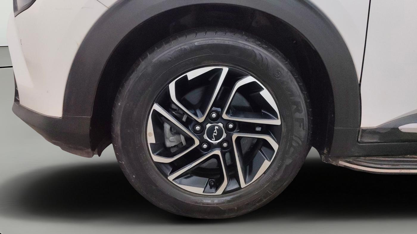 2022 KIA CARENS LUXURY PLUS 1.5 DIESEL AT 6 STR, Diesel, Automatic, 20,469 km, Left Front Wheel