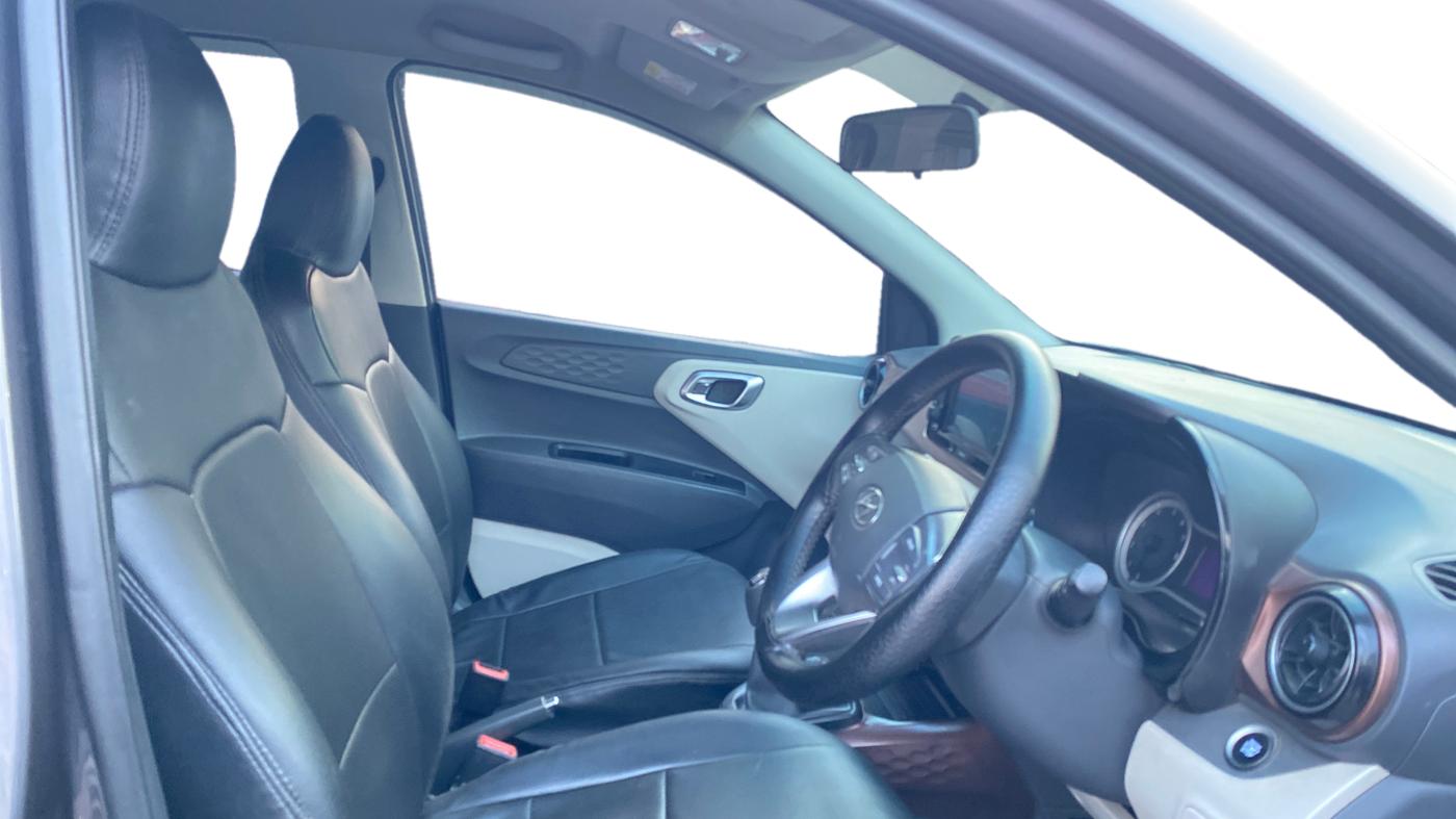 2021 Hyundai AURA SX 1.2 (O), Petrol, Manual, 85,380 km, Right Side Front Door Cabin