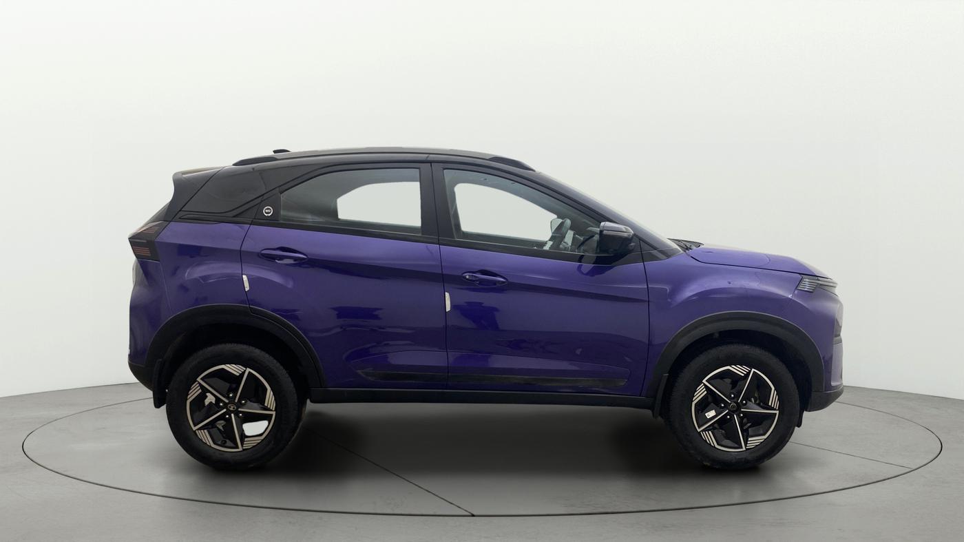 2023 Tata NEXON FEARLESS PURPLE + SUNROOF DCA DUAL TONE 1.2 PETROL, Petrol, Automatic, 29,236 km, Right Side View