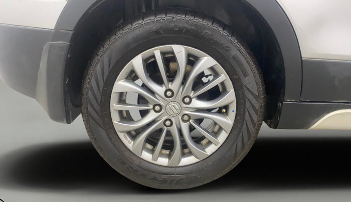2017 Maruti S Cross ZETA 1.3, Diesel, Manual, 1,16,289 km, Right Rear Wheel