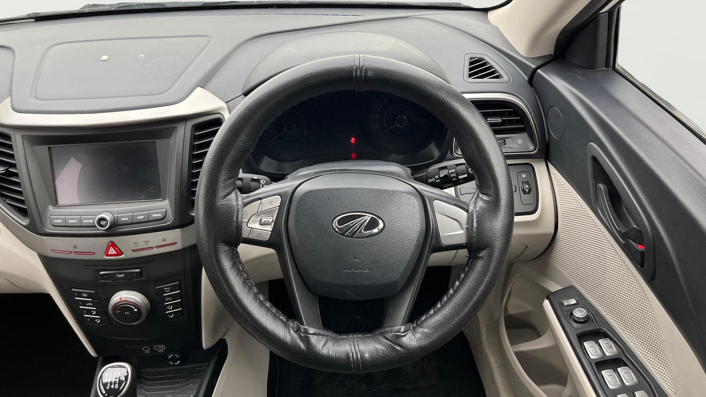 2019 Mahindra XUV300 W6 1.5 DIESEL, Diesel, Manual, 61,041 km, Steering Wheel Close Up