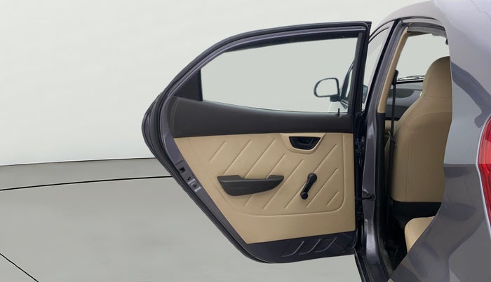 2018 Hyundai Eon ERA +, Petrol, Manual, 1,05,804 km, LHS Rear Door