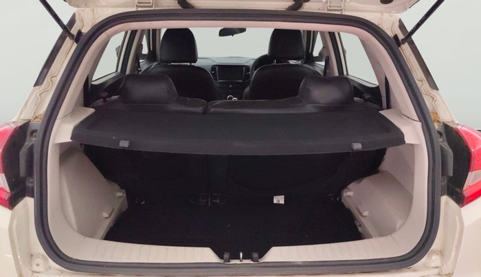 2021 Mahindra XUV300 W4 1.2 PETROL, Petrol, Manual, 40,775 km, Boot Open Zoomed View