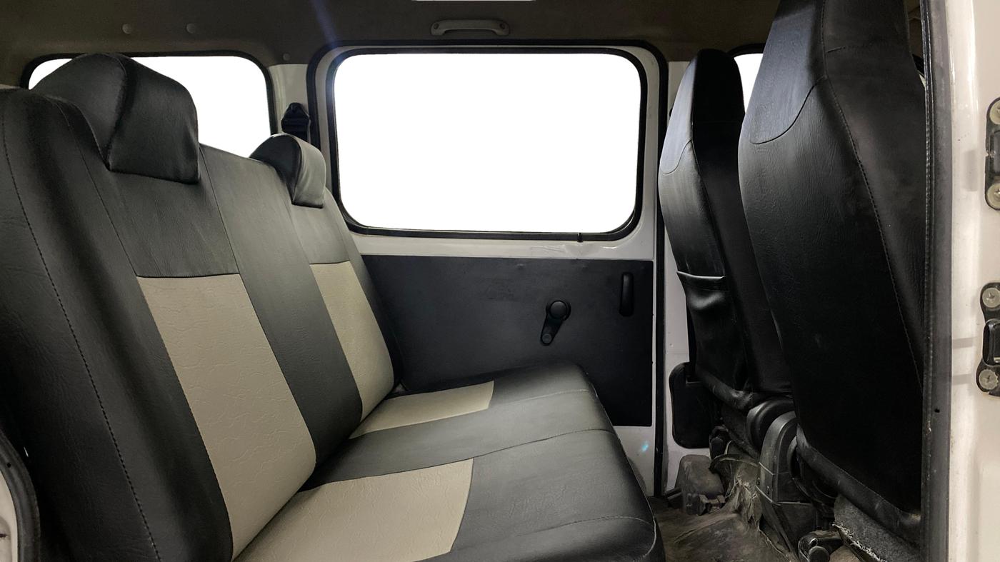 2023 Maruti Eeco 5 STR AC CNG, CNG, Manual, 54,807 km, Right Side Rear Door Cabin