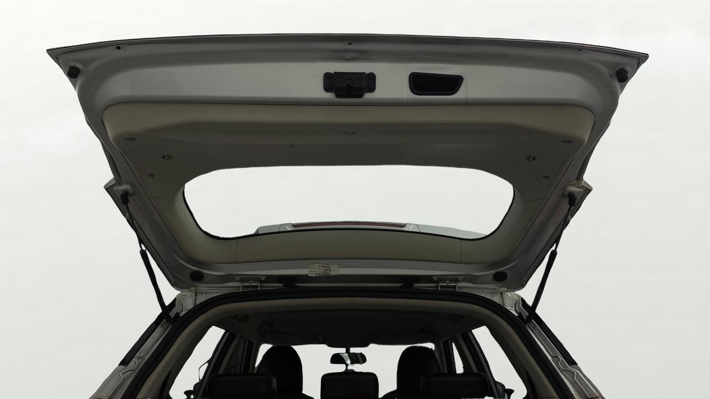 2019 Mahindra XUV300 W6 1.5 DIESEL, Diesel, Manual, 38,086 km, Boot Door Open