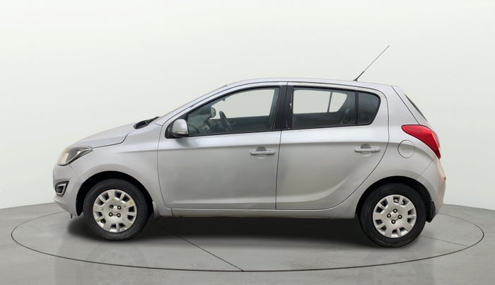 2013 Hyundai i20 MAGNA 1.2, Petrol, Manual, 1,11,877 km, Left Side