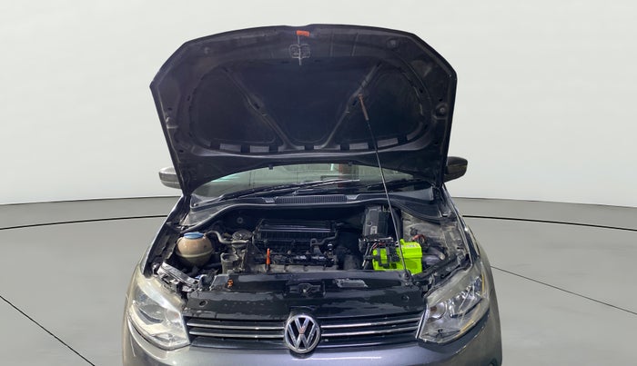 2013 Volkswagen Vento COMFORTLINE 1.6, Petrol, Manual, 83,663 km, Open Bonet