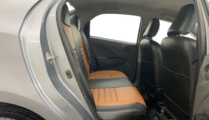 2013 Toyota Etios G, Petrol, Manual, 82,968 km, Right Side Rear Door Cabin