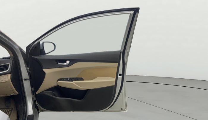 2019 Hyundai Verna 1.6 VTVT SX, Petrol, Manual, 84,490 km, RHS Front Door