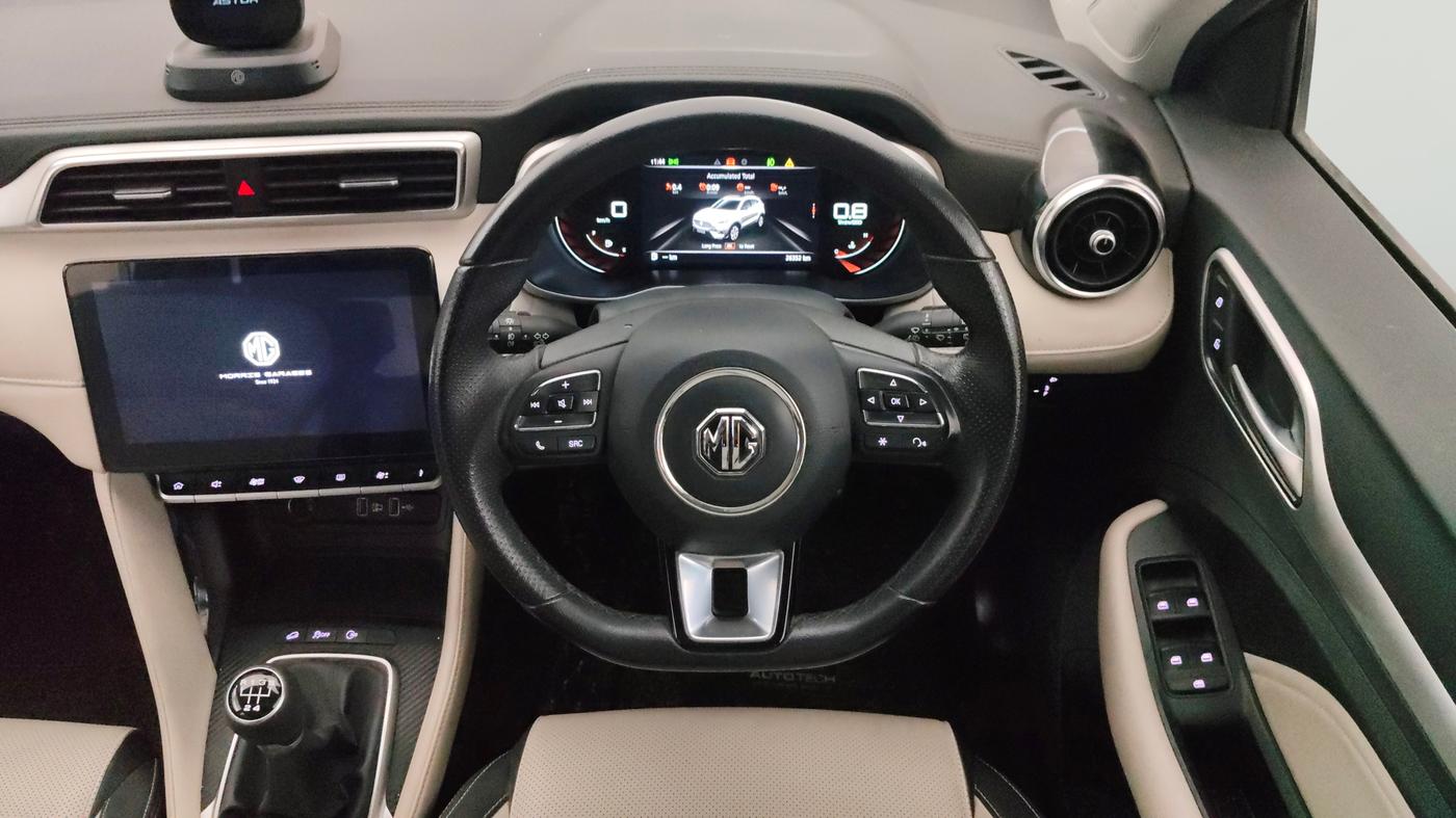 2022 MG ASTOR SHARP 1.5 MT, Petrol, Manual, 26,351 km, Steering Wheel Close Up