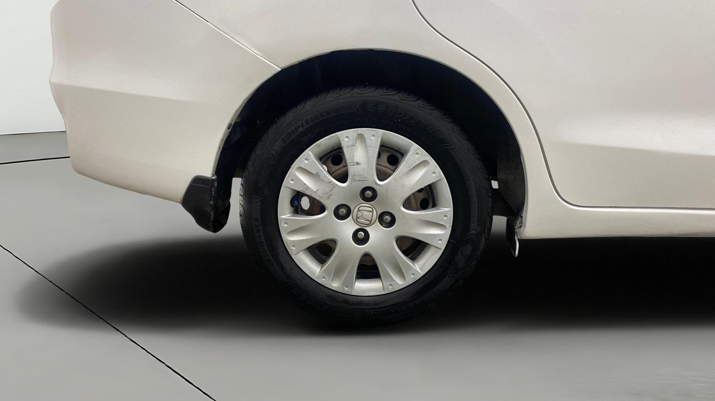 2017 Honda Amaze 1.2L I-VTEC S OPT, Petrol, Manual, 1,45,301 km, Right Rear Wheel